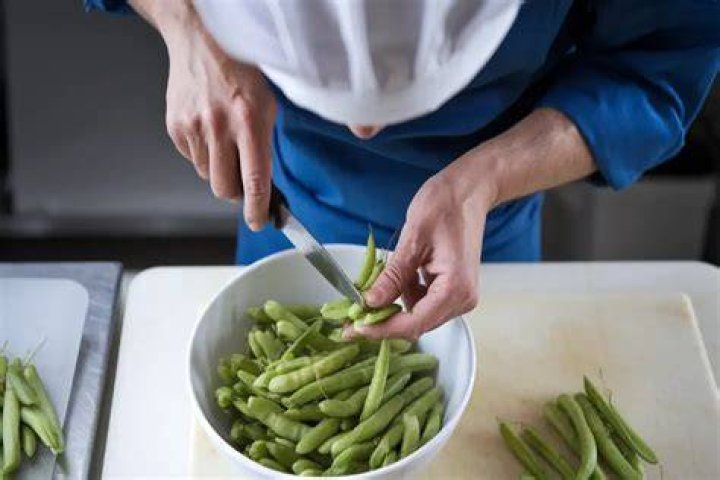 Do i need to trim haricot verts?