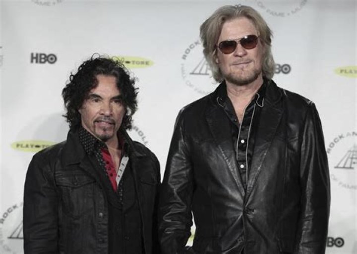 Was daryl hall and john oates married?