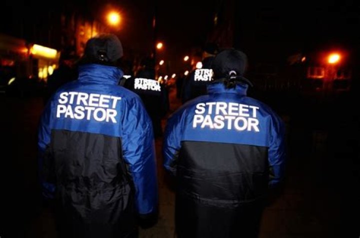 What do street pastors do?