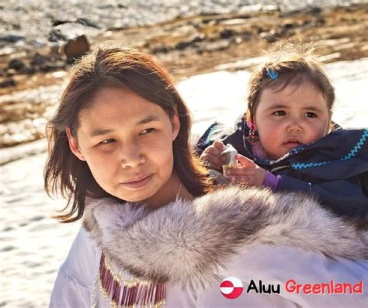 What nationality are greenlanders?