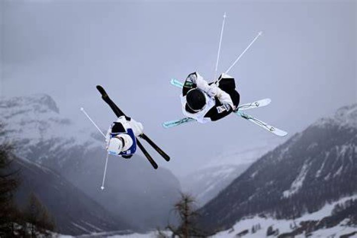Whats a mogul in skiing?