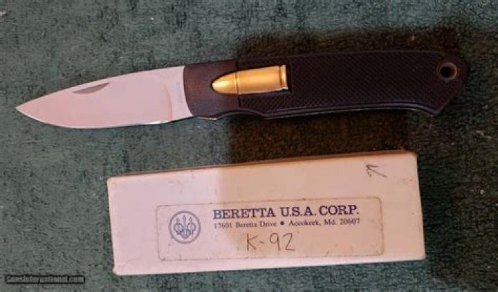 Who makes beretta knives?